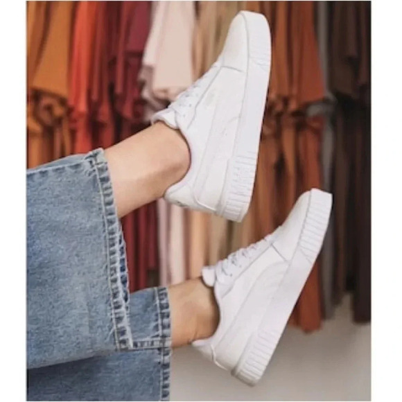 Puma Carina 2.0 Women’s Sneakers in White Size 7 - Picture 2 of 16